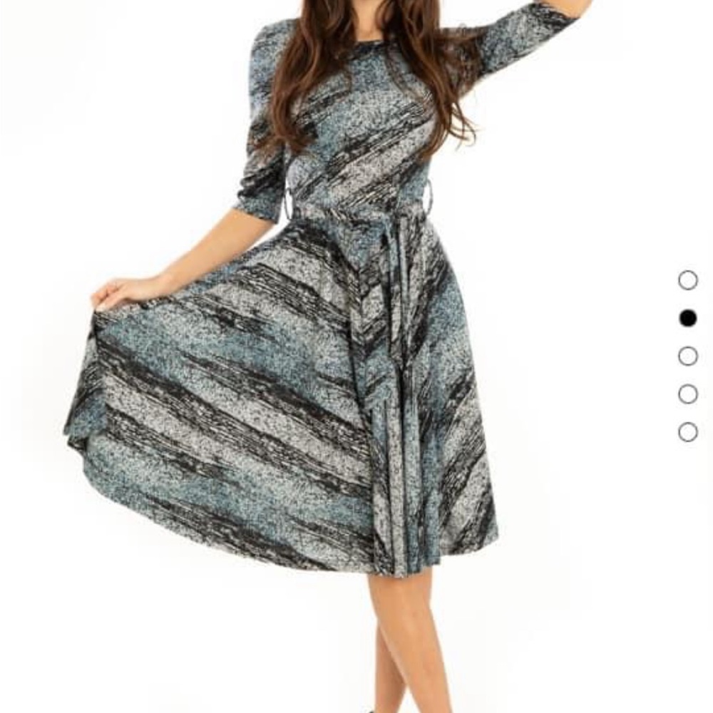 XL BNWT “Different Strokes” miss lulo sweater dress from Doll Factory by Damzels